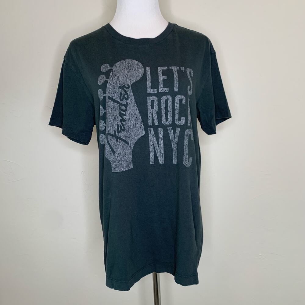 Fender Graphic T Shirt Sz Medium Dark Blue